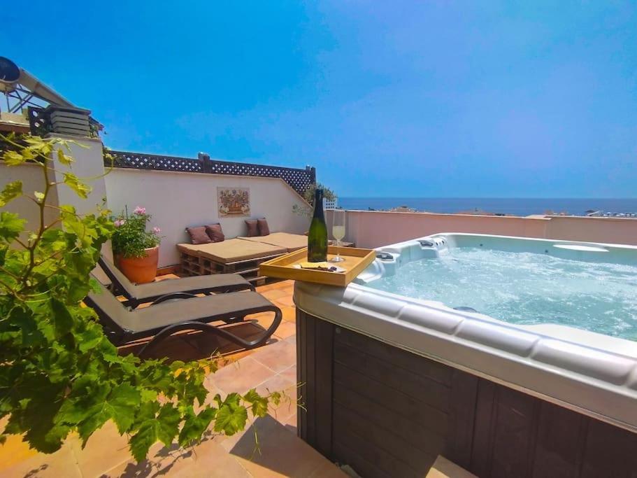 Apartament Penthouse With Jacuzzi And Spectacular Sea Views Nerja Zewnętrze zdjęcie